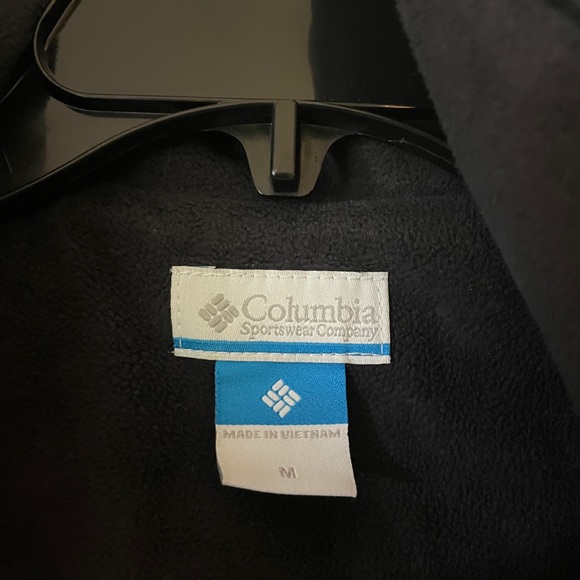 Columbia women’s fitted vest size M. - Picture 4 of 4